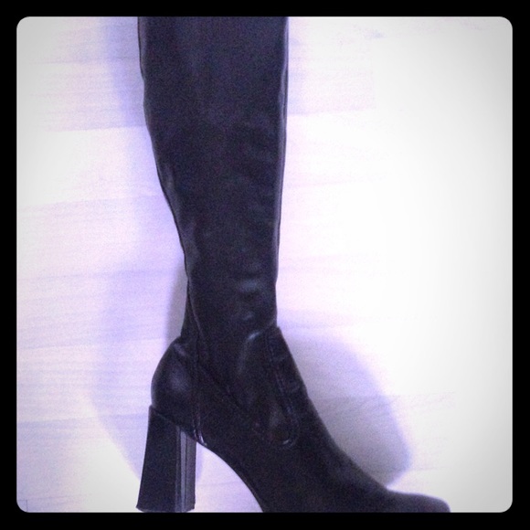 Nine West vintage black knee high boots - Picture 3 of 4